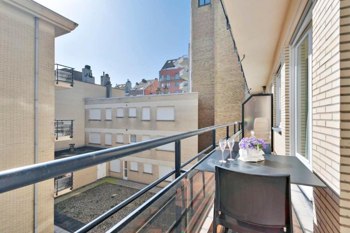 Huswell - Stylish Apartment At The Zeedijk Of Knokke المظهر الخارجي الصورة