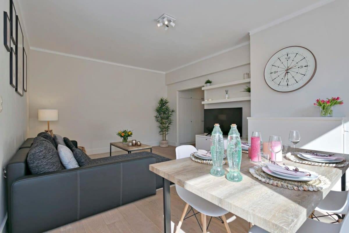 Huswell - Stylish Apartment At The Zeedijk Of Knokke المظهر الخارجي الصورة