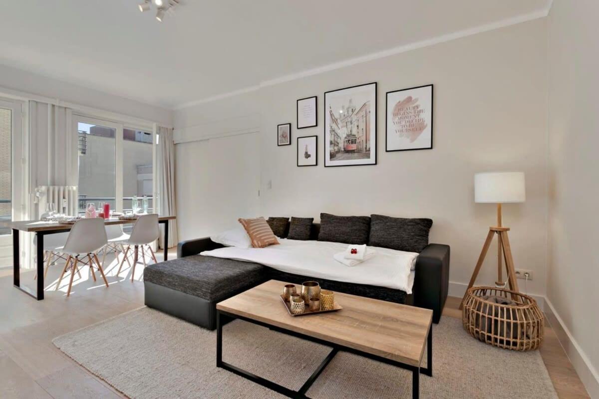 Huswell - Stylish Apartment At The Zeedijk Of Knokke المظهر الخارجي الصورة